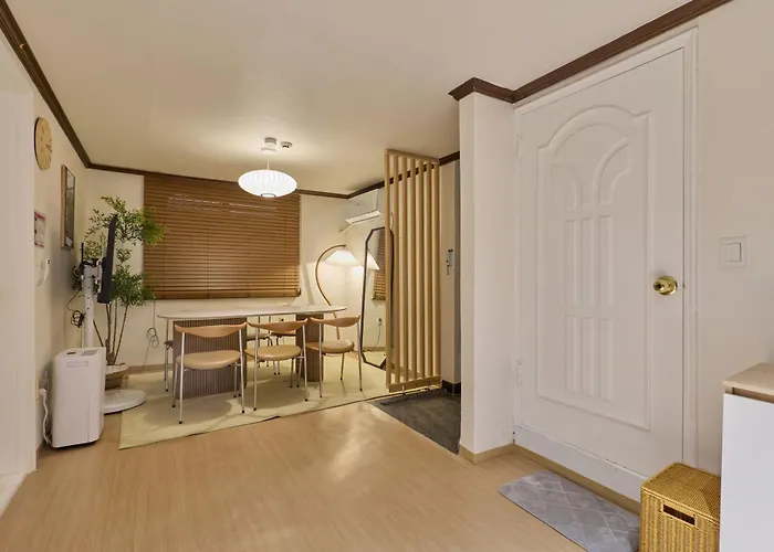 Hongdae Or Itaewon 20minutes Maximum 6 People Appartement